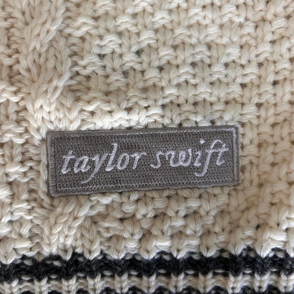Taylor Swift Folklore Cardigan - Picture 2 of 10